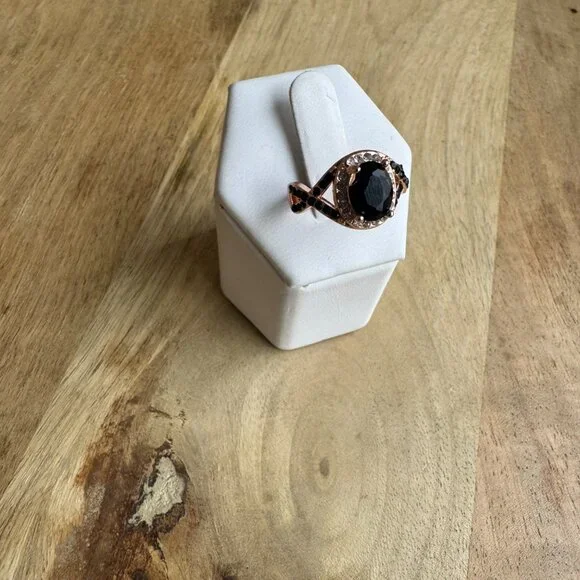 ELEGANT BRIDAL  WEDDING RING SIZE 6 - Picture 4 of 6